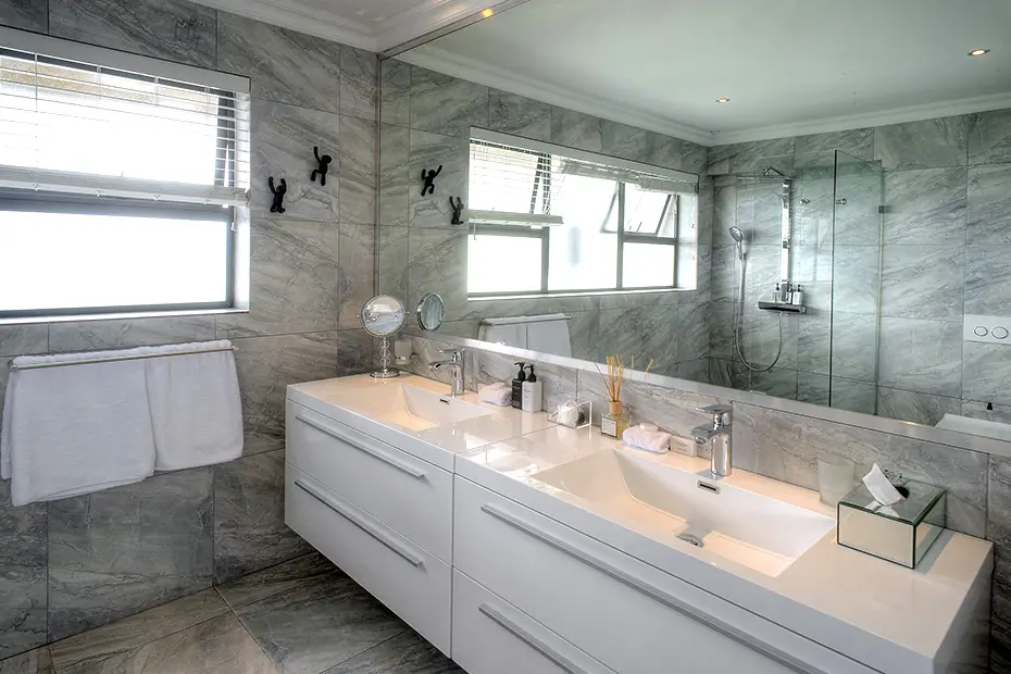 Penthouse-Room-10-Bath-Room
